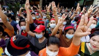 معترضان میانماری به دنبال "تکان دادن جهان با صدای اتحاد"