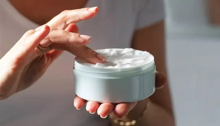 کرم آبرسان قوی پوست صورت خارجی