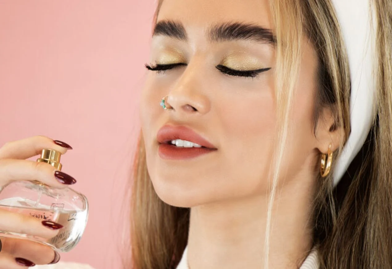 معرفی چند عطر دخترانه جذاب پسر کش