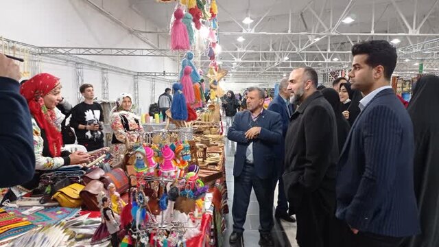 الهام‌گیری از نقوش مذهبی و بومی در دومین جشنواره و فن بازار پوشاک مازندران