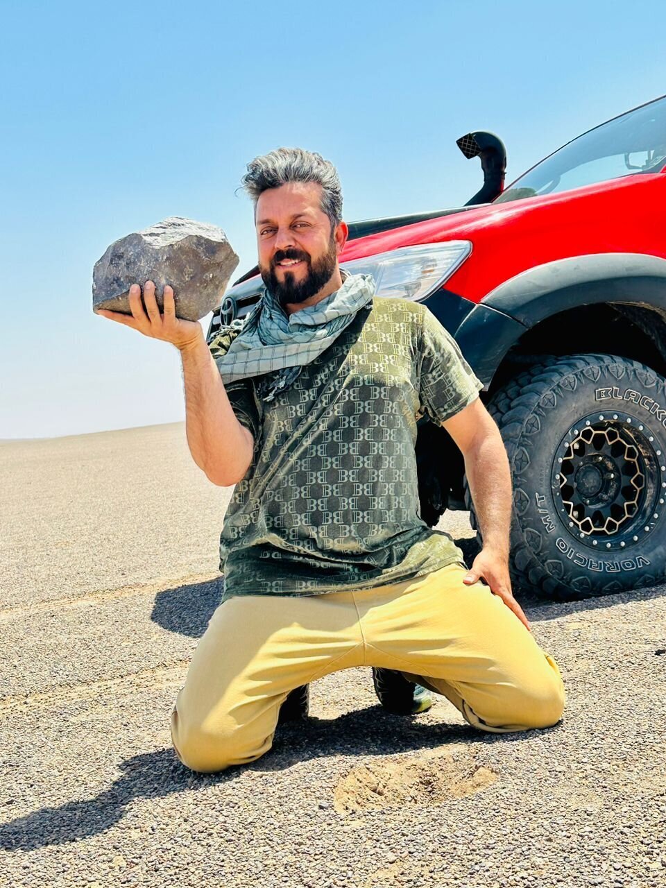 تصاویری شگفت‌انگیز از بقایای شهاب سنگ‌ها در ایران | این شهر کشور مهد شهاب سنگ‌هاست | رونمایی از بزرگترین شهاب سنگ ایران تا پایان سال