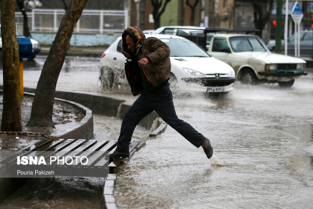 آماده‌باش هلال احمر برای بارش باران و باد شدید در ۱۶ استان