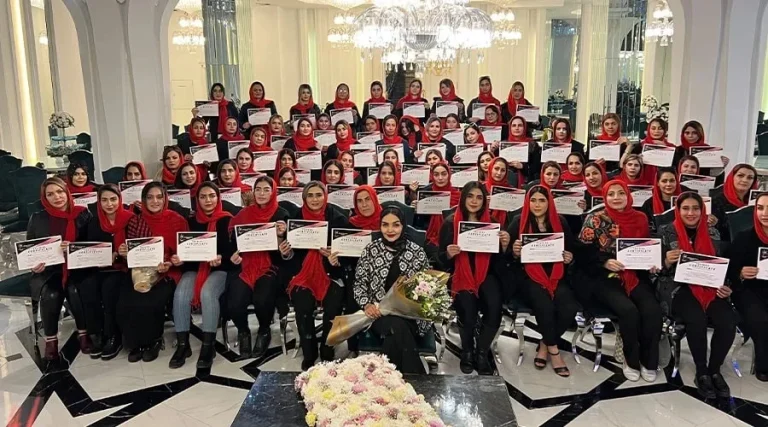 آموزش رنگ مو با مدرک بین المللی در اصفهان